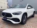 ＧＬＡクラス ＧＬＡ３５　４マチック　ＡＭＧパフォーマンス＆アドバンスドパッケージ　赤／黒コンビレザー　シートヒーター　アクティブステアリングアシスト　ブラインドスポットアシスト　ヘッドアップディスプレイ　ワイヤレスチャージ（1枚目）