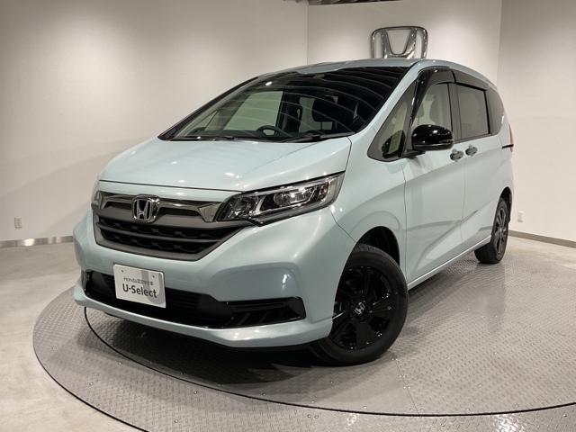 フリードハイブリッド(ホンダ) ハイブリッド・Ｇブラックスタイル　ドライブレコーダー　前席シートヒーター　衝突軽減ブレーキ　フルセグＴＶ　バックカメラ　ＥＴＣ　クルーズコントロール　４ＷＤ　３列シート　アイドリングストップ　ＵＳＢ 中古車画像