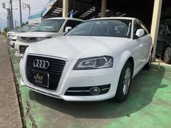 アウディ　Ａ３　スポーツバック１．４ＴＦＳＩ　ディーラー車　右ハンドル　ＨＤＤナビ