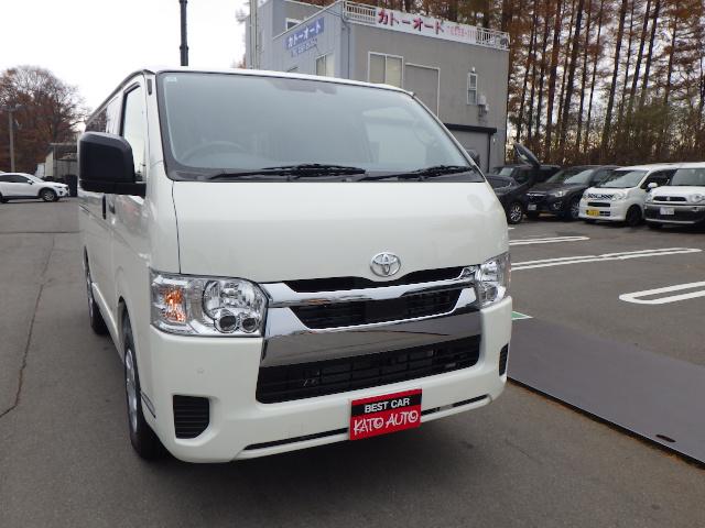 ハイエースバン(トヨタ) ＤＸ　ＧＬパッケージ　登録済み未使用車　オーディオレス　ＬＥＤヘッドランプ　ＰＶＭ　デジタルインナーミラー　リヤクーラー＆ヒーター　両側イージークローザー　６人乗り 中古車画像