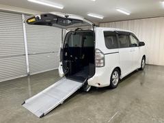 トヨタ　ヴォクシー　車いす仕様車　スロープタイプ　タイプ１　車いす２脚仕様