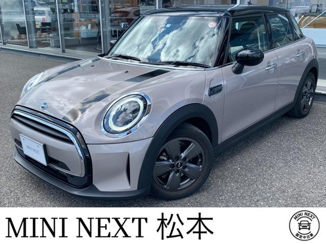 ＭＩＮＩ ＭＩＮＩ クーパーＤ　クラシック・トリム　ワンオーナー　ＡｐｐｌｅＣａｒＰｌａｙ　衝突被害軽減ブレーキ　バックモニター　ブルートゥース　前後障害物センサー　ＬＥＤヘッドライト　オートライト　フロントドライブレコーダー　ＥＴＣ　　ＵＳＢ入力