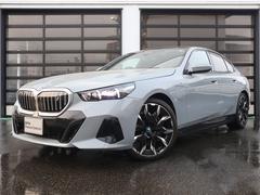 ＢＭＷ　ｉ５　ｅＤｒｉｖｅ　４０　Ｍスポーツ　パノラマサンルーフ