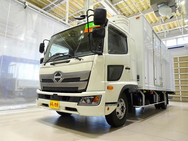 　２．２ｔ　ワイドベッド付　リアエアサス　低温冷凍車／格納ゲート付　±３０度設定　－１８度確認　前後温度設定可　ＰＧ／１，０００ｋｇ付　１５５ｃｍ／２２０ｃｍ　床キーストン／ジョロダーレール４列