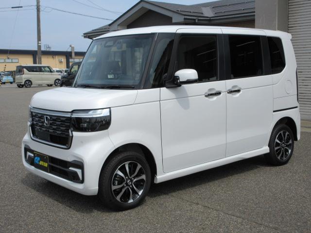 コーディネートスタイル　４ＷＤ　モノトーン　純正ナビ　フルセグＴＶ　バックカメラ　ＥＴＣ　ドラレコ　シートヒーター　純正１４ＡＷ　フロアマット付　ＬＥＤライト　新車保証継承付