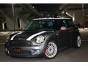 ＭＩＮＩ クーパーＳ　アルミホイール　ＨＩＤ　キーレスエントリー　ＭＴ　盗難防止システム　ＡＢＳ　ＣＤ　エアコン　パワーステアリング　パワーウィンドウ（1枚目）