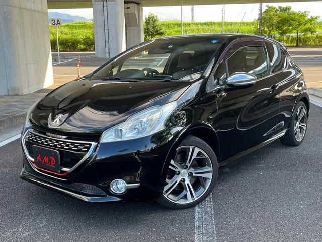 ２０８ ＧＴｉ　オートクルーズコントロール　アルミホイール　革シート　キーレスエントリー　ＭＴ　ＡＢＳ　エアコン　パワーステアリング　パワーウィンドウ