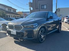 X6 xDrive 35d Mスポーツ ブラックレザーシート 22インチAW ハーマンカードンサウンド ヘッドアップディスプレイ アダプティブMサスペンション Mスポーツエキゾーストシステム Mカーボンリアスポイラー/ミラーキャップ 中古車画像