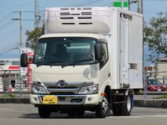 日野　デュトロ　２ｔ　冷蔵冷凍車　内寸−長３００　幅１６６