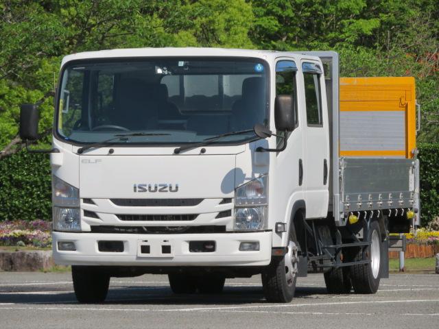 いすゞ エルフトラック ２．７５ｔ　ワイド超ロング　Ｗキャブ　パワーゲート　内寸－長４００／幅２０８／高３８・新明和・いそのボデー・床板・内フック５対・アーム式パワーゲート・昇降能力１０００ｋｇ・パワーゲート寸法－幅２１１／奥行１２８・アオリ３方開・１５０馬力ターボ