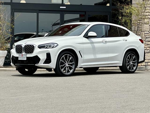 ＢＭＷ Ｘ４ ｘＤｒｉｖｅ　２０ｄ　Ｍスポーツ　ＯＰバイカラー２０インチＡＷ　パノラマＳＲ　タコラレッドレザーＭＰ４シート＆ステアＨ　アンビエントライト　トップビューカメラ　ワイヤレスチャージ　ハーマンカードン　パワードリアゲート