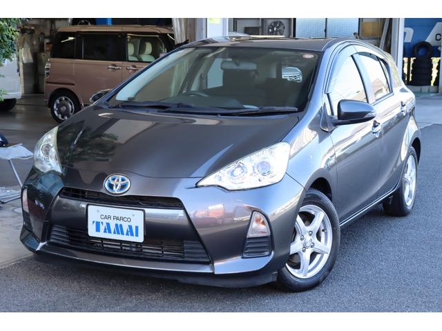 アクア(トヨタ) Ｓ　ＫＥＮＷＯＯＤ　メモリーナビ／フルセグＴＶ・バックカメラ・オートエアコン・オートライト・アイドリングストップ・プッシュスタート・ウィンカーミラー・リヤスポイラー・車両接近通報装置・保証書・取扱説明書 中古車画像