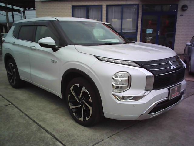 アウトランダーＰＨＥＶ(三菱) Ｐ　電気・ガソリン車　ナビ　ＴＶ　バックカメラ　衝突被害軽減ブレーキシステム　ＥＴＣ 中古車画像