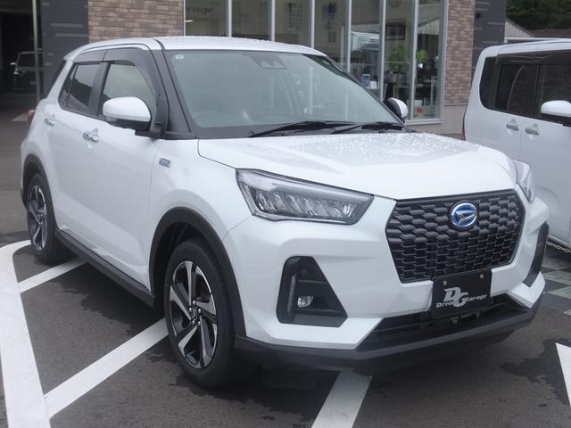 プレミアムＧ　ＨＥＶ　衝突軽減ブレーキ　ＣａｒＰｌａｙ　Ｂｌｕｅｔｏｏｔｈ　全方位カメラ　スマートキー　プッシュスタート　クルーズコントロール　ドライブレコーダー　純正アルミホイール