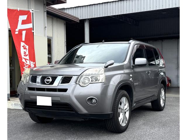 沖縄県の中古車ならエクストレイル ２０Ｘ　☆車検整備付☆禁煙車・純正ナビ・Ｂｌｕｅｔｏｏｔｈ・バックカメラ・新品タイヤ・新品バッテリー・ＥＴＣ・フルフラットシート・レザーシート・革巻ステアリング・シートリフター・スペアキー