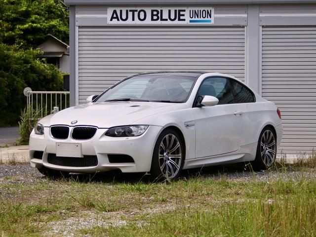 Ｍ３クーペ　Ｍ　ＤＣＴ　ドライブロジック　Ｍドライブパッケージ　鍛造ホイール　ミネラルホワイト　右ハンドル　ブラックレザーシート