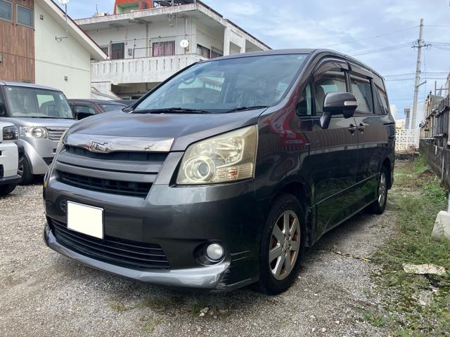 沖縄県の中古車ならノア Ｓｉ　スマートキー×２　プッシュスタート　３列シート　両側パワースライドドア　純正ナビ　ＴＶ　ＥＴＣ　純正アルミ