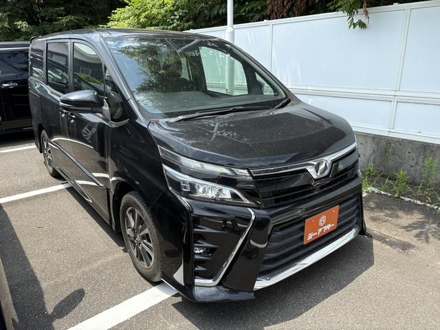 ヴォクシー ＺＳ　純正９型ナビ／地デジ／バックカメラ／後席モニター／両側電動／クルコン／衝突軽減／ＬＥＤヘッドライト／（1枚目）