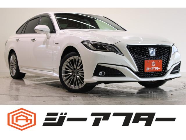 クラウンハイブリッド(トヨタ) Ｓ　Ｆｏｕｒ　エレガンススタイル　禁煙車　サンルーフ　純正８インチナビ　フルセグＴＶ　バックカメラ　レーダ−クル−ズコントロ−ルシステム　半革温熱シート　ＥＴＣ２．０　ステアリングヒータ−　衝突軽減ブレーキ　ＬＥＤヘッドライト 中古車画像
