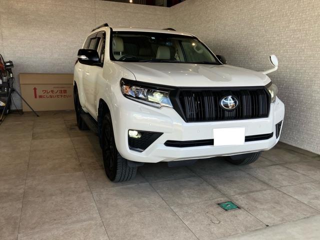 ランドクルーザープラド(トヨタ) ＴＸ　Ｌパッケージ　マットブラックエディション　４ＷＤ　チルト＆スライド電動ムーンルーフ　リヤフォグランプ（左右）　７インチＢｌｕｅｔｏｏｔｈナビＣＤ／ＤＶＤナビ付き　ドライブレコーダー前後　ＥＴＣ　オートクルーズコントロール　パワーシート 中古車画像