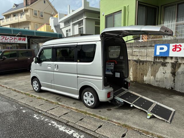 沖縄県の中古車ならエブリイワゴン 　車いす移動車　左右分割式リヤシート付　ターボ　オーディオ　Ｂｌｕｅｔｏｏｔｈ　バックモニター