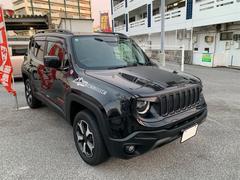 クライスラー・ジープ　ジープ・レネゲード　トレイルホーク　カープレイＴＶナビブルートゥスプッシュスタート前後ドライブレコーダーロアセンサー付きバックモニター