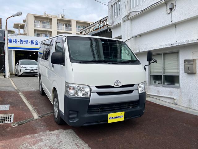 沖縄県の中古車ならハイエースバン ロングＤＸ　・９人乗り・パワーステアリング・前席パワーウインドウ・ダブルエアコン（リアクーラー）・キーレス・ＣＤ・バックカメラ・ＤＶＤ・ナビ