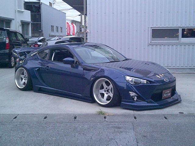 ＢＲＺ(スバル) Ｓ　ｒａｌｌｙｂａｃｋｅｒＶ２ワイドフェンダー・Ｋ−ｓｐｏｒｔｓエアサス・ｊｄｍｃｏｎｃｅｐｔ　ＧＴ５・ＢＲＩＤＥ・ｋｉｃｋｅｒ・３２６満力ウィング・Aftermarketアーム・Aftermarketブレーキキャリパー・Ｂカメラ・ＥＴＣ 中古車画像