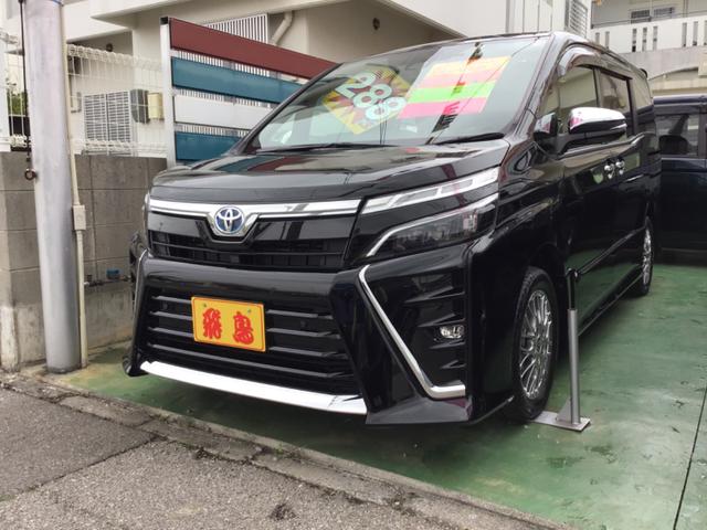 沖縄県うるま市の中古車ならヴォクシー ハイブリッドＺＳ　煌ＩＩＩ　トヨタセーフティセンス　両側パワースライドドア　ハーフレザーシート　トヨタ純正ワイドナビ　フルセグ　Ｂｌｕｅｔｏｏｔｈ　ＤＶＤ　バックモニター　コーナーセンサー　ドライブレコーダー