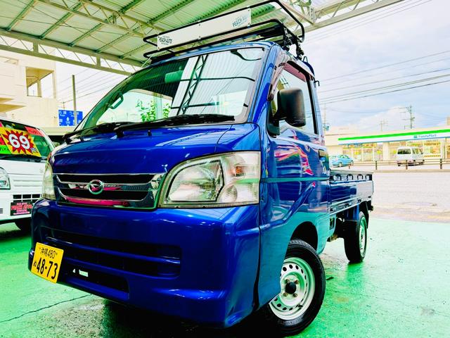 沖縄県の中古車ならハイゼットトラック エアコン・パワステスペシャルＶＳ　フルセグ　ＴＶ　Ｂｌｕｅｔｏｏｔｈ　ブルートゥース　ＤＶＤ　ＣＤ　ナビ　ルーフキャリー　走行７万キロ　マニュアル車　ボーギア　５ＭＴ