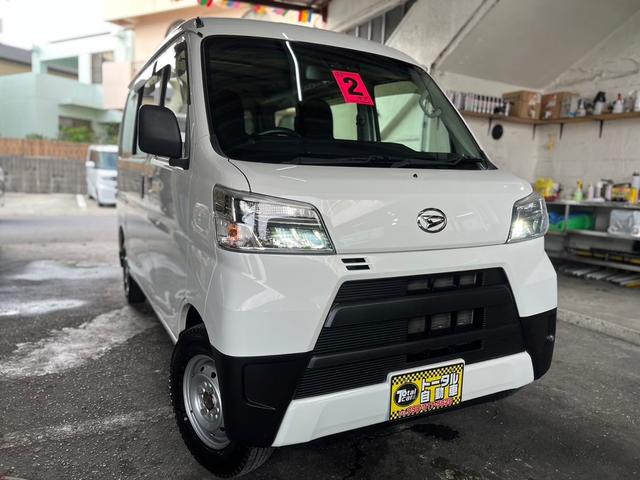 沖縄県の中古車ならハイゼットカーゴ ＤＸ　ＳＡＩＩＩ　ハイルーフ　ＬＥＤヘッドライト　キーレスエントリー　パワーウィンドウ　４ＡＴ　エアコン　パワステ　フロントルーフシェルフ　本土無事故車両