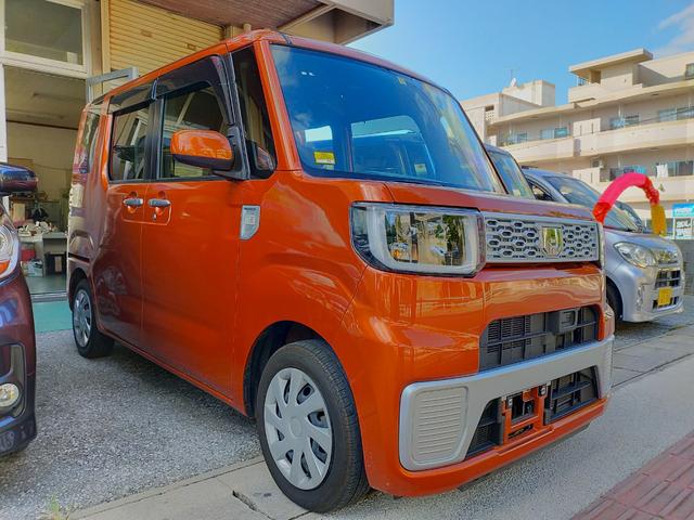 沖縄の中古車 ダイハツ ウェイク 車両価格 105万円 リ済込 2016(平成28)年 2.6万km オレンジ