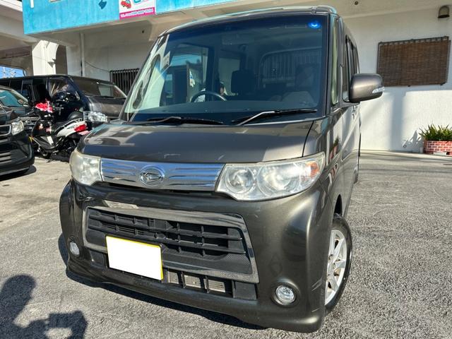 沖縄県沖縄市の中古車ならタント カスタムＲＳ　純正ナビ　Ｂｌｕｅｔｏｏｔｈ付　パワースライドドア　電動格納ミラー　スマートキー装備　オートエアコン　アイドリングストップ装備