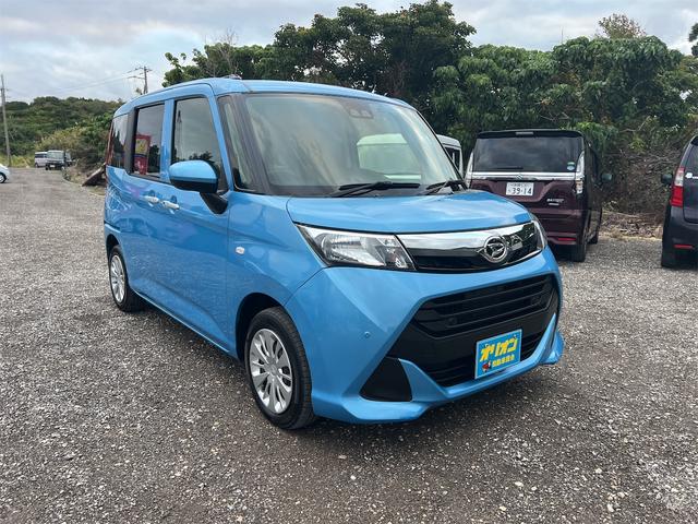 沖縄県の中古車ならトール Ｘ　ＳＡＩＩＩ　一年保証　スマートキー二個　衝突軽減装置　ナビ　Ｂｌｕｅｔｏｏｔｈ　バックカメラ　ＥＴＣ　ドラレコ　左側パワースライドドア　オートライト　エンジンオイル・バッテリー・ワイパーゴム新品