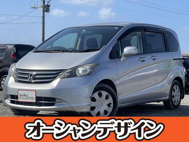 沖縄県の中古車ならフリード Ｇ　ジャストセレクション　衝突安全ボディ　ＡＢＳ　ウォークスルー　オーディオ　ＥＴＣ　スライドドア　シガーソケット　キーレスエントリー　自社ローン対応