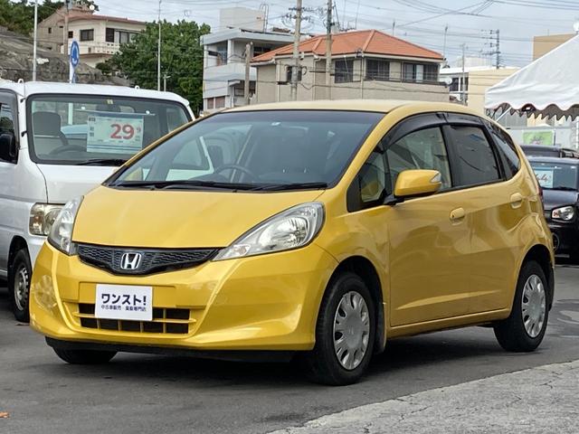 沖縄県糸満市の中古車ならフィット １３Ｇ・スマートセレクション　スマートキー／純正オーディオ／バックカメラ／ＥＴＣ／電動格納ミラー／ウィンカーミラー／ドアバイザー／フロアマット／盗難防止システム／盗難防止システム