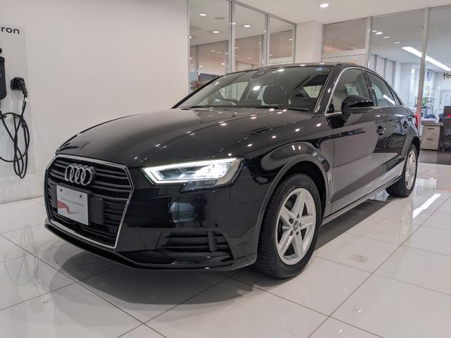 アウディ Ａ３セダン ３０ＴＦＳＩ　正規認定中古車　禁煙　修理歴無し　バーチャルコックピット　ＡＣＣ　レーンアシスト　ＣＤ　ＤＶＤ　Ｂｌｕｅｔｏｏｔｈ接続可　スマートフォンインターフェース　バックカメラ　障害物センサー（前後）