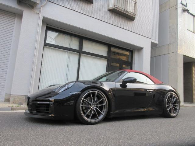 ９１１ ９１１カレラ　カブリオレ　ディーラー車　左ハンドル　ボルドーレザー　スポーツクロノパッケージ　スポーツレザーシート　スポーツエキゾースト　カレラクラシックアルミホイール（1枚目）