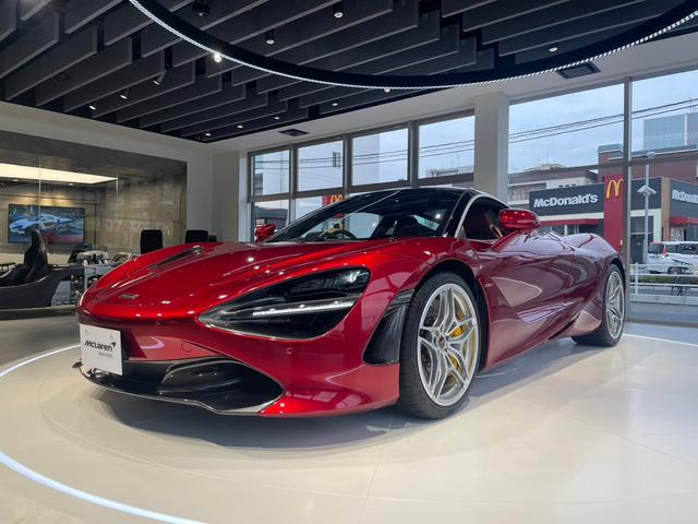 マクラーレン ７２０Ｓ ラグジュアリー　ＭＳＯペイント「ボルケーノレッド」　フロントリフター　パークセンサー　カーボンシートバック　５ツインスポークライトウェイトＡＷ　プラチナムホイールフィニッシュ　バックカメラ　ドラレコ