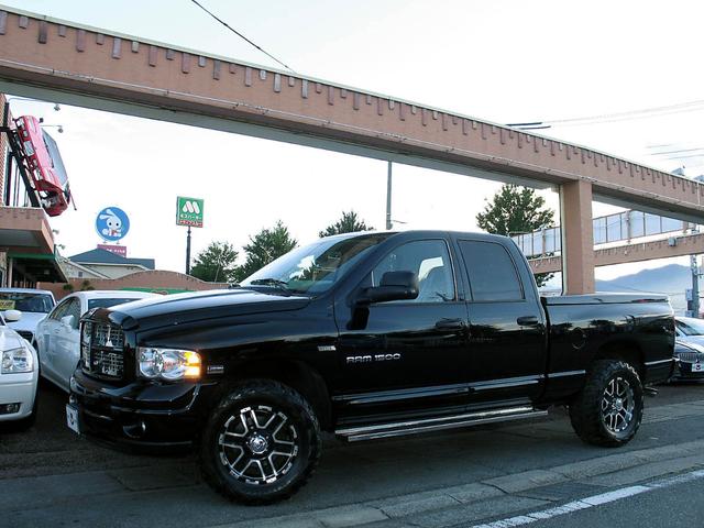 1500クワッドキャブ4WD ララミー 5.7HEMI 新並(1枚目)