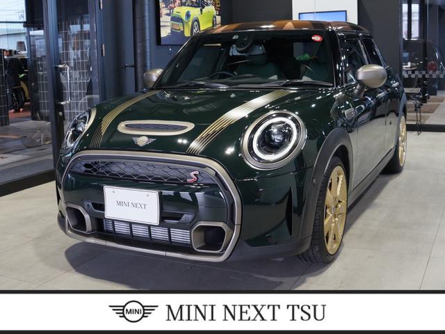 ＭＩＮＩ クーパーＳ　レゾリュート・エディション　アップルカープレイ　デジタルメーター　ワイヤレスチャージ　シートヒーター　ヘッドアップディスプレイ　ドアバイザー　レーンキープ　ドラレコ前後　ＬＥＤ　Ｒカメラ　ＥＴＣ２．０　ＰＤＣ前後　軽減ブレーキ（1枚目）