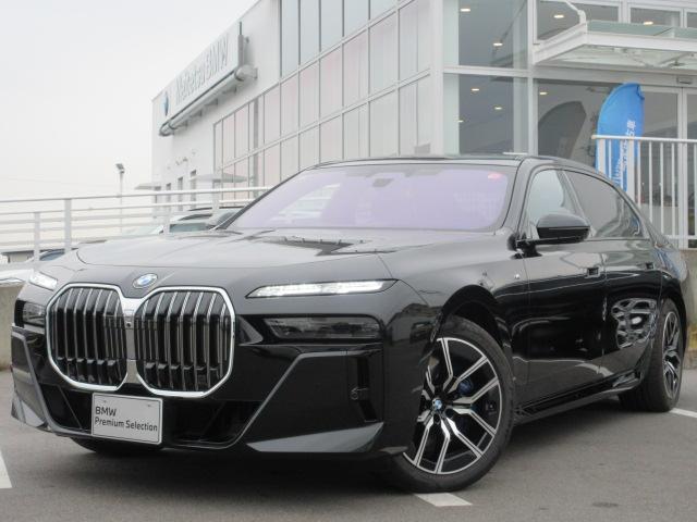 ７シリーズ(BMW) ７４０ｉ　Ｍスポーツ　ナビゲーション　ブラックレザーシート　電動ドアー　ガラスサンルーフ　リアエンターテーメント 中古車画像