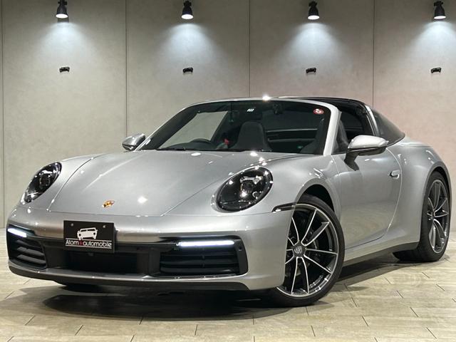 ９１１ ９１１タルガ４　Ｃａｒｒｅｒａ　Ｃｌａｓｓｉｃホイール／４－ｗａｙスポーツシート／タルガロールバーサテン　ブラック／ガーズレッドシートベルト／パワーステアリング　ブラス／スタンダードインテリア　ブラック、レザーシート（1枚目）