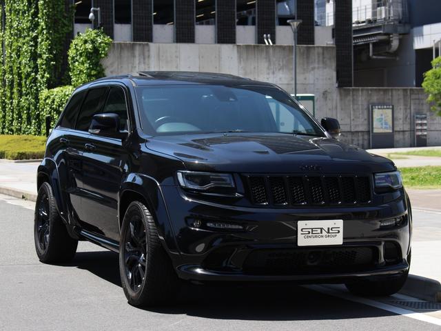 ジープ・グランドチェロキー(ジープ) ＳＲＴ８　ＢＣＤオーバーフェンダー　ＢＣＤゲートスポイラー　ブラックアウト　ハーマンカードン　純正ナビ　ブレンボ 中古車画像