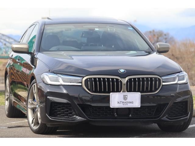 ５シリーズ(BMW) Ｍ５５０ｉ　ｘＤｒｉｖｅ　レーザーライト　Ｂｏｗｅｒｓ＆Ｗｉｌｋｉｎｓダイヤモンドサウンド　サンルーフ　２０ＡＷ　ダコタレザー 中古車画像