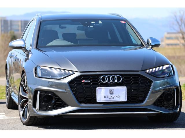 アウディ ＲＳ４アバント