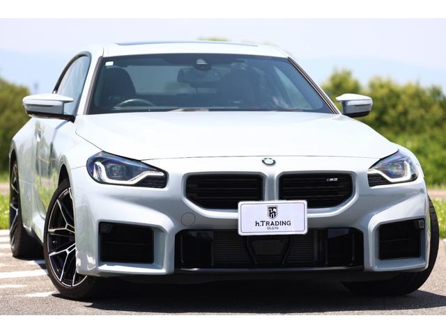 ベースグレード　ハイラインパッケージ　新車保証　サンルーフ　ＯＰ１９／２０インチＡＷ　Ｍコンパウンドブレーキ　ヘッドアップディスプレイ　ヴァーネスカレザー　カーブドディスプレイ　Ｍスポーツディファレンシャル　ｈａｒｍａｎ／ｋａｒｄｏｎ