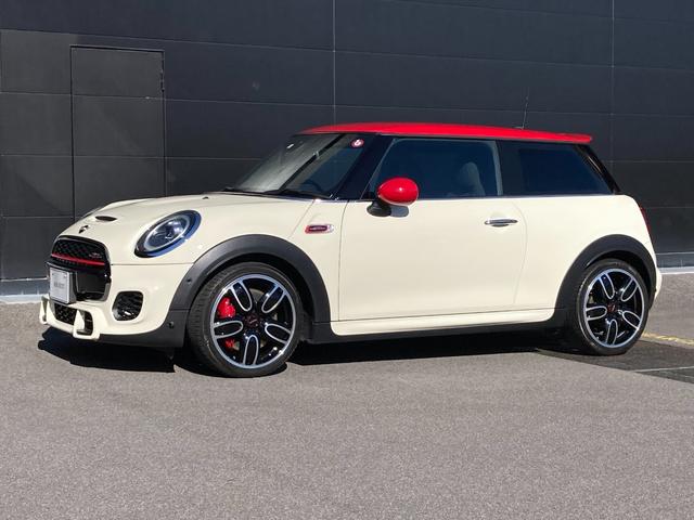 ＭＩＮＩ ＭＩＮＩ ジョンクーパーワークス　ジョンクーパーワークス（４名）カメラパッケージ　１８インチアルミホイール　エキサイトメントパッケージ