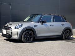 ＭＩＮＩ　ＭＩＮＩ　クーパーＳプレミアムプラスパッケージクラシックトリム　ＨＤＤナビ　ＡＣＣ　１７インチアルミホイール
