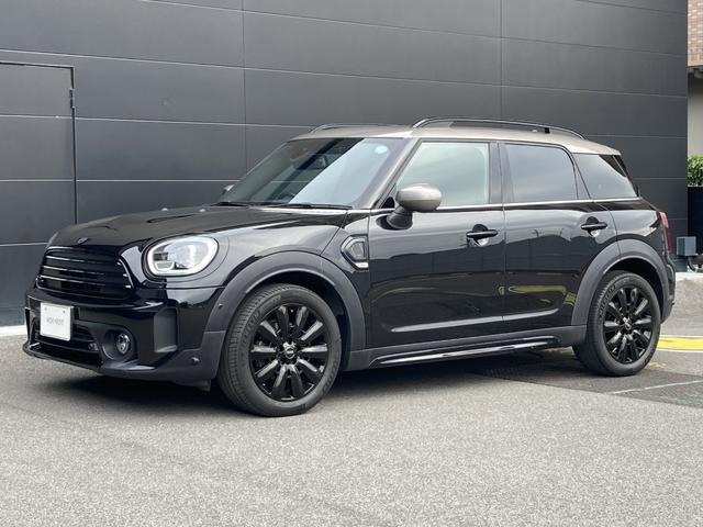 ＭＩＮＩ(ミニ) クーパーＤ　クロスオーバー・シャドー・エディション　ＨＤＤナビ＋アップルカープレイ・１８インチ黒アルミホイール・ＡＣＣ・ワンオーナー・ＭＩＮＩ認定中古車（２年保証・走行距離無制限）（ミッドナイト・ブラック） 中古車画像